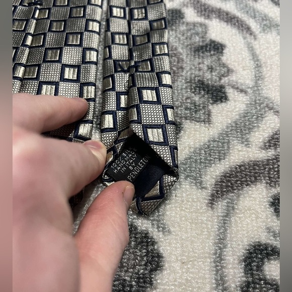 Pendleton 100 Percent Silk Made in Italy Black and Grey Little Square Tie - Picture 3 of 5